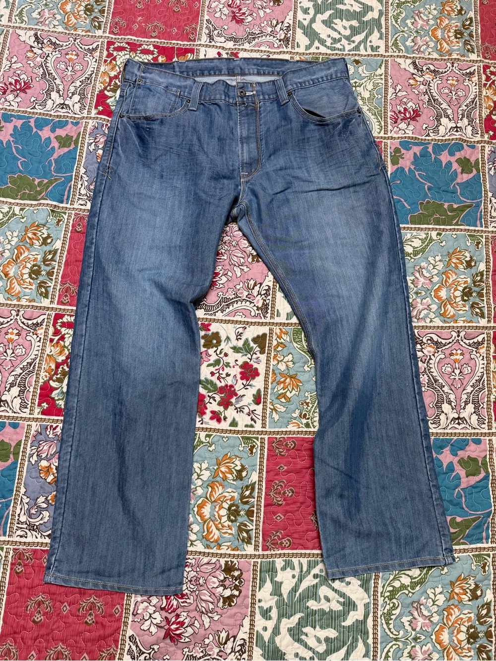 Levi’s 514 Straight Fit Medium Wash Flap Pocket Jeans Size 38x30
